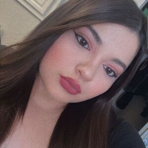 Meet your Posher, Reyna